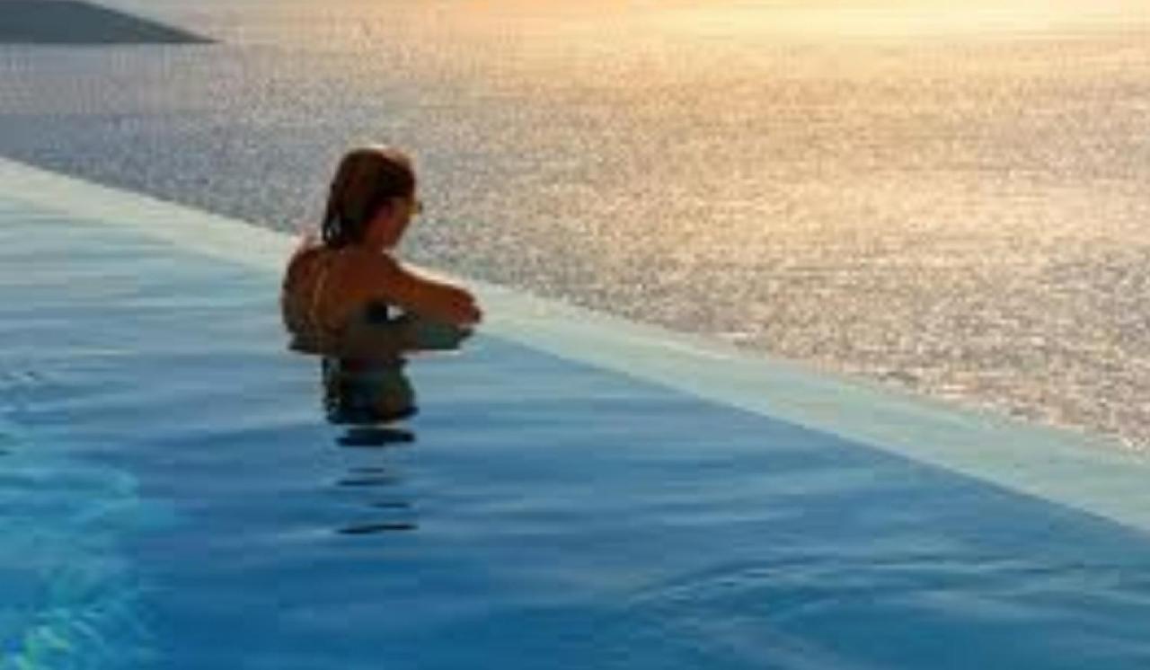 Blu Suite Cottage Sul Mare E Swimming Pool Tricase Eksteriør billede